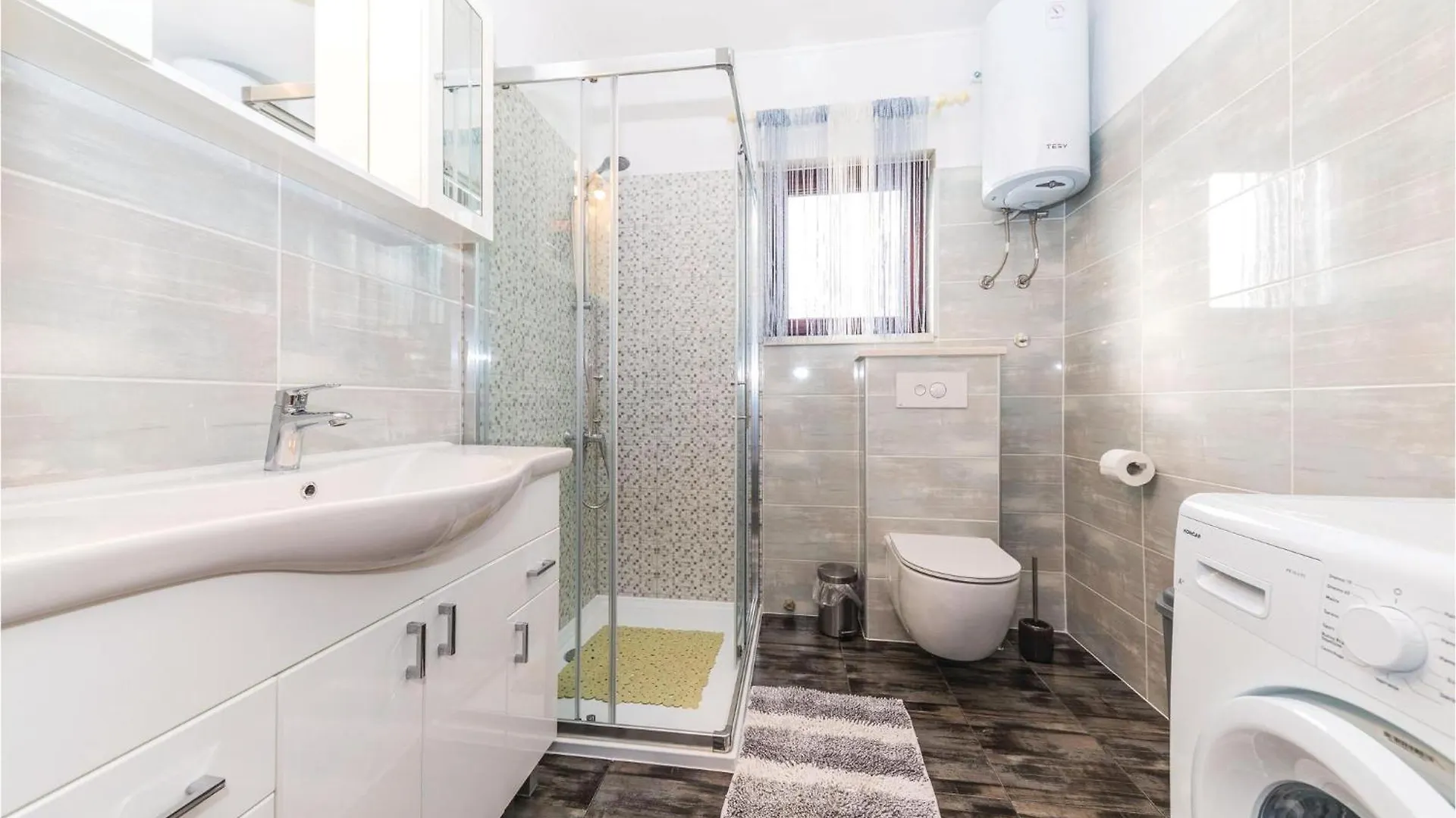 Holiday home 6 Bedroom Gorgeous Home In Kastel Stari Kastela